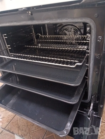 Като нова свободно стояща печка с керамичен плот Gram с две години гаранция!, снимка 2 - Печки, фурни - 52844230