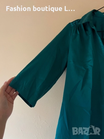 Тъмно зелена сатенена дълга риза с копченца отпред М размер 💚💚💚, снимка 2 - Ризи - 52075769