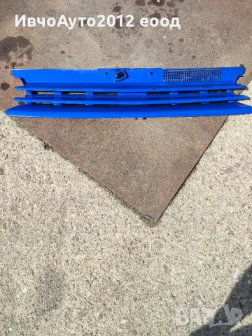 Решетка предна оригинална vw golf 4, снимка 2 - Части - 47311654