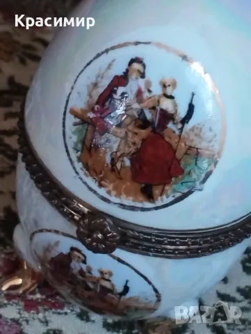 Порцеланово яйце със седефен ефект Кутийка за бижута с височина 8,5 см , снимка 2 - Антикварни и старинни предмети - 47725080