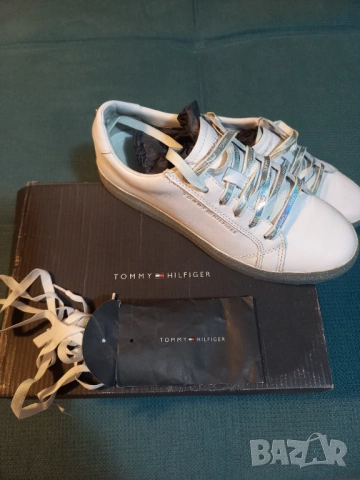 Обувки Tommy  Hilfiger , снимка 2 - Маратонки - 53156850
