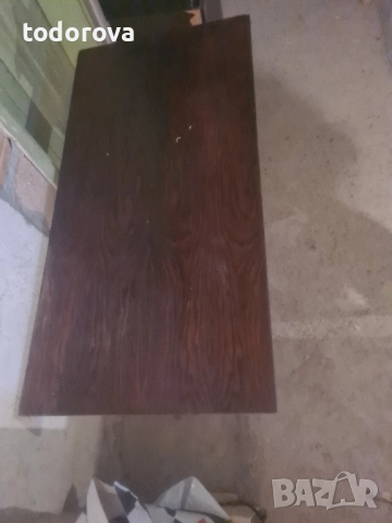 дървена холна масичка ретро с тънки крака, снимка 2 - Маси - 52309146