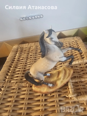 Порцеланови сувенири Коне , снимка 4 - Колекции - 52538384