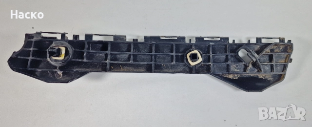 Заден Ляв Държач Скоба Задна Броня Toyota Yaris P13 Hybrid Тойота Ярис Хибрид 2017-2019 52576-0D450, снимка 2 - Части - 52790168