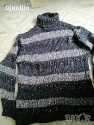 Две плетени блузи