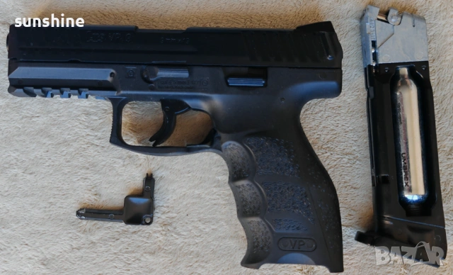 Въздушен пистолет Umarex H&K VP9 Blowback 4.5mm CO2 BBs Heckler & Koch, снимка 4 - Въздушно оръжие - 53645604