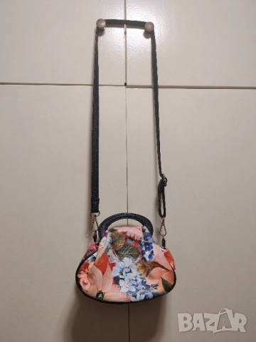 Дамска чантичка PRADA. , снимка 3 - Чанти - 51956407