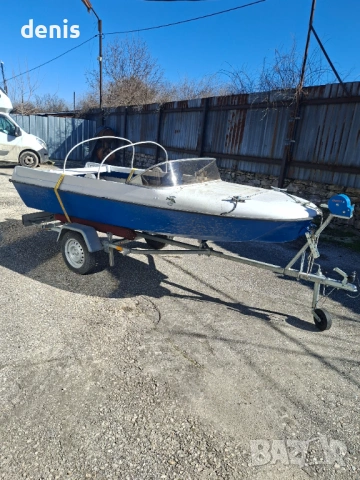 Лодка с колесар