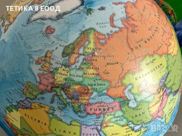 Мини глобус 10CM с политическа карта и с вградена острилка за моливи, снимка 7 - Други - 49298378