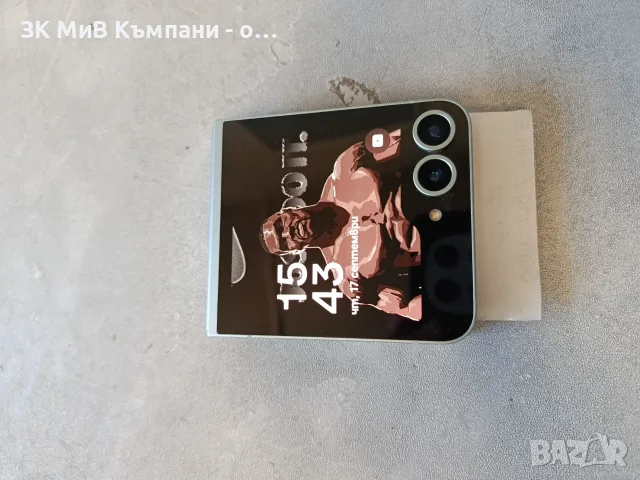 Samsung z Flip6 512gb много добро състояние, снимка 3 - Samsung - 56118884