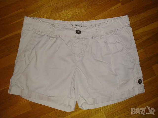 Бежови къси панталонки, М размер, снимка 1 - Къси панталони и бермуди - 40303516
