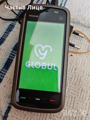 Рядък Модел на Оригинален Телефон NOKIA 5230 със Зарядно Устройство , снимка 2 - Nokia - 50069650