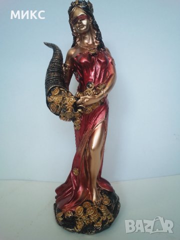 статуетка жена с рог1, снимка 1 - Статуетки - 44229366
