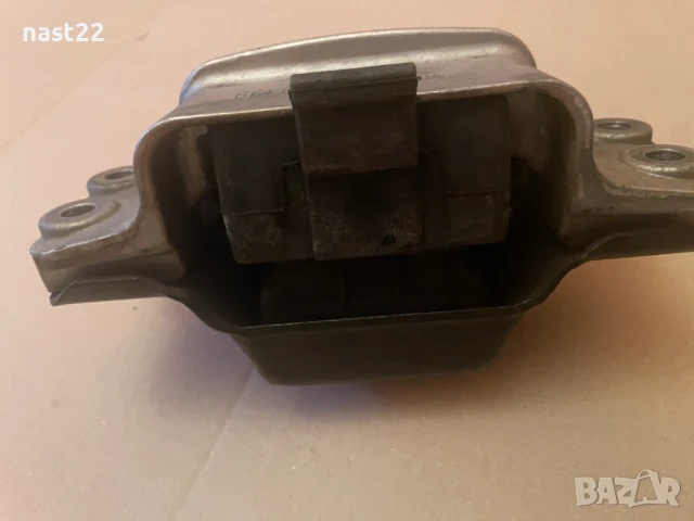 Тампон за двигател Фолксваген Голф 5  1КО 199 555, снимка 3 - Части - 50899158