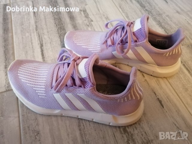 Дамски маратонки Adidas swift run, снимка 2 - Маратонки - 41244166