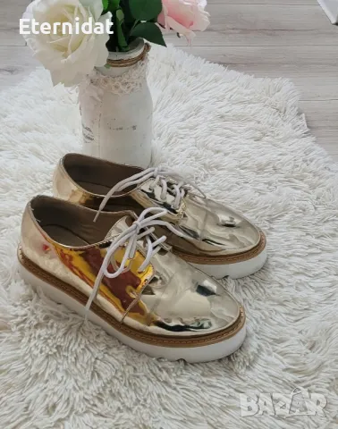 Златисти обувки , снимка 4 - Дамски ежедневни обувки - 47942960