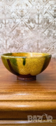 Три КЕРАМИЧНИ съдчета за ядки; Две стъклени купички за крем