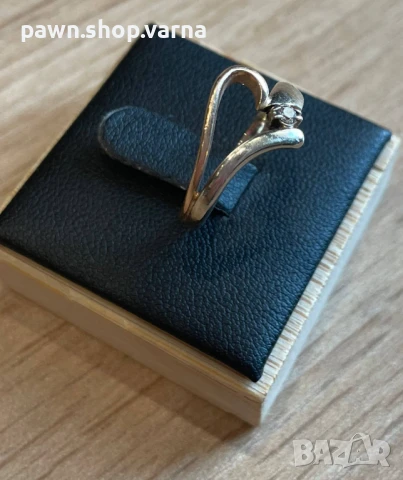 Златен пръстен с диамант – 585 проба, 14 карата