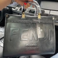 Дамска чанта Fendi реплика код 77, снимка 7 - Чанти - 41869259