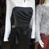 УНАКАЛНО КРАСИВА черна сатетирана рокля със сребристи камъчета и пайети , снимка 4 - Рокли - 38833873