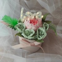Кашпа с вечни рози, снимка 2 - Подаръци за жени - 44491495