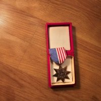 Американски медал за старша служба - прекрасно запазен и  с кутийка - за ценители или колекционери ., снимка 2 - Антикварни и старинни предмети - 44166589