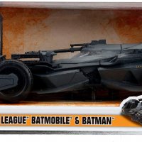 Batman Justice League BATMOBILE 1/24 253215000, снимка 8 - Коли, камиони, мотори, писти - 39790364