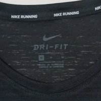 Nike DRI-FIT оригинална тениска M Найк спортна фланелка фитнес, снимка 3 - Спортни дрехи, екипи - 41370151