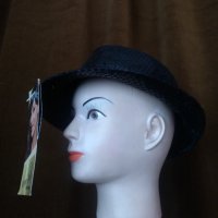 Нова Черна шапка с пайети за парти , снимка 3 - Шапки - 34473457