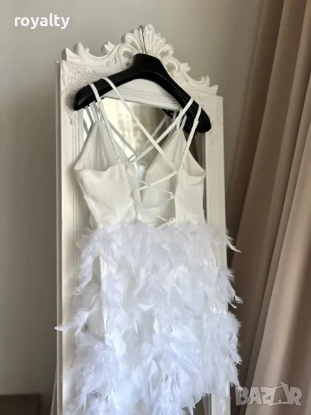 Бяла рокля с естествени пера , снимка 1