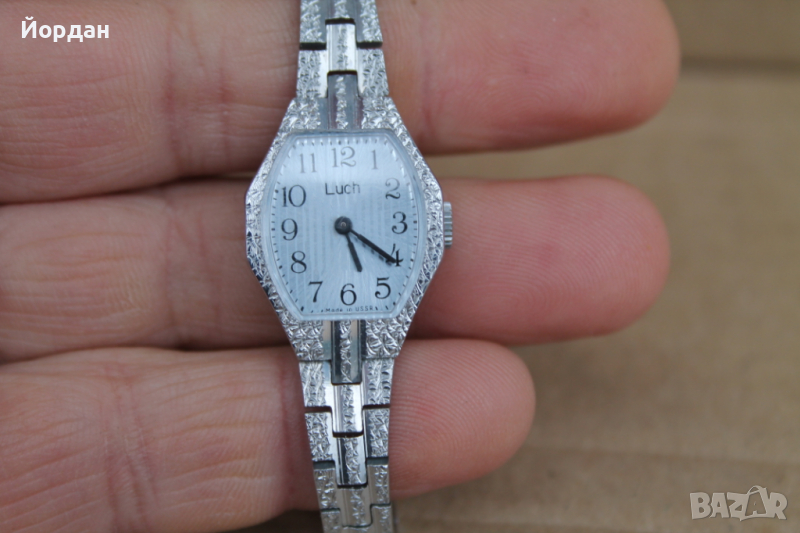 СССР дамски часовник ''LUCH", снимка 1