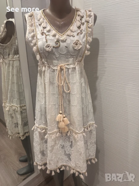 Нестандартна рокля дантела с декорация S/M, снимка 1