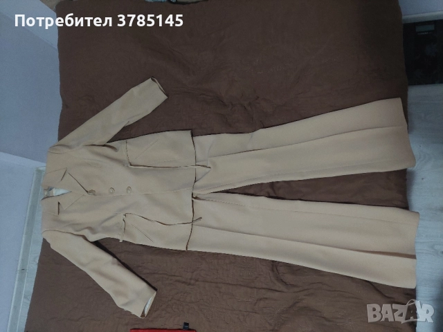 Дамски официален костюм - размер М