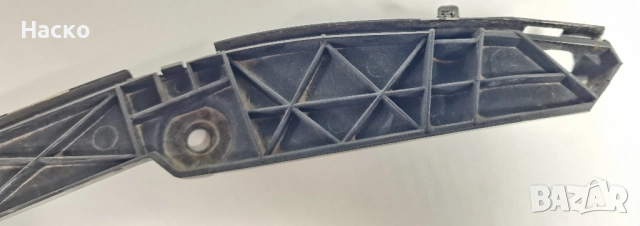 Заден Десен Държач Скоба Задна Броня Тойота Корола Версо Toyota Corolla Verso 2004-2009 52575-0F010, снимка 3 - Части - 52790115