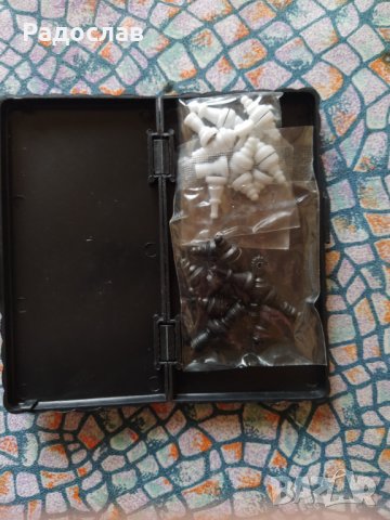 магнитен мини шах LEON, снимка 3 - Шах и табла - 35934139