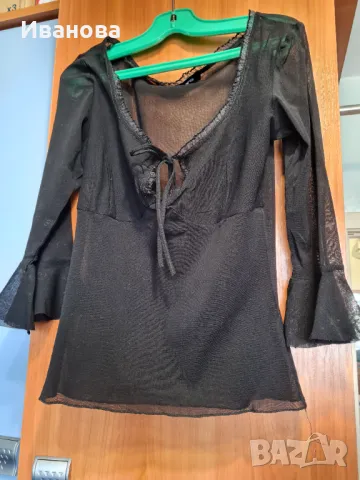 Финна блузка в черно