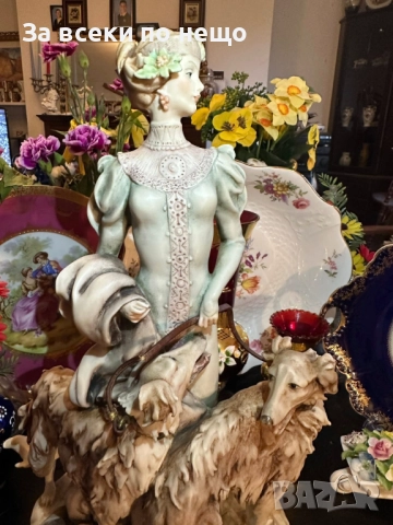 “Florence”Figurine Lady With Greyhounds Код P1740, снимка 3 - Декорация за дома - 52980439