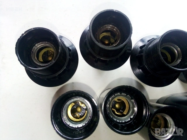 Неупотребявани фасунги "миньонки" Е14 всички 8 за 4 €, снимка 3 - Други - 53454463