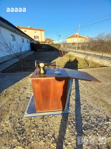 Стара шевна машина