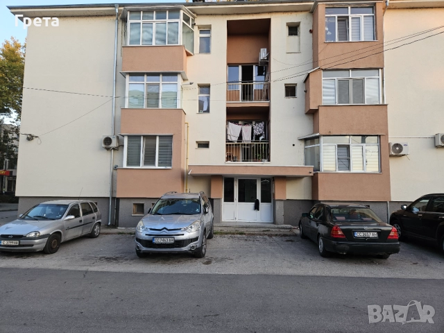 Двустаен-център