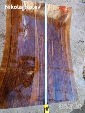 Холна маса от масив орех