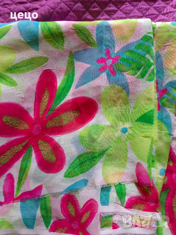 Продавам лек ефирен плат на цветя