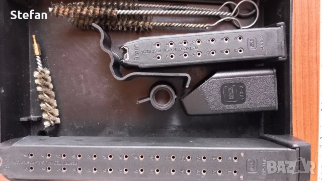 Оригинална кутия и шомполи за Глок - 17С, снимка 2 - Бойно оръжие - 48716915