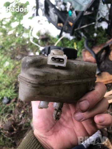 Форд Мондео Мк2 1.8 или 1.9 tdi 90 коня разширителен съд, огледала , чейнджър, стопове, дебитомер, снимка 16 - Части - 53714624