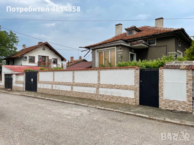 Продава се къща с двор в село.Априлово облас София ,О