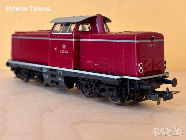 Дизелов локомотив Roco 69417  DB V100 BR 212 1:87 DC влак, влакче, снимка 4 - Влакчета, самолети, хеликоптери - 53749088