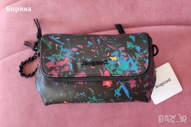 Desigual нова малка пъстра чанта , снимка 2 - Чанти - 52238209