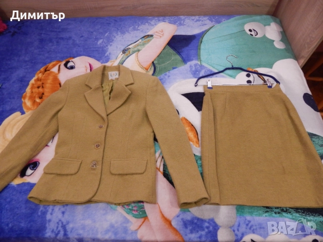 Дамски костюм М размер 