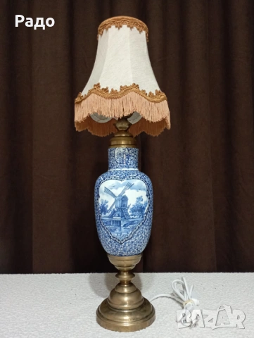 Красива голяма старинна порцеланова лампа