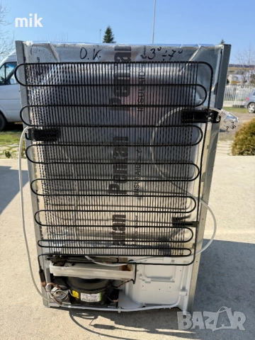 Малък хладилник за вграждане Bosch , снимка 9 - Хладилници - 53743980